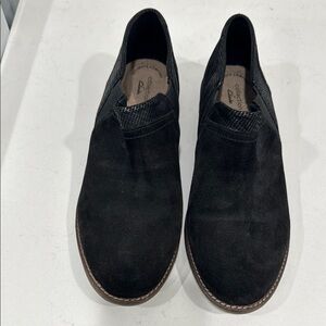 Clarks Women’s Black Suede Shoes